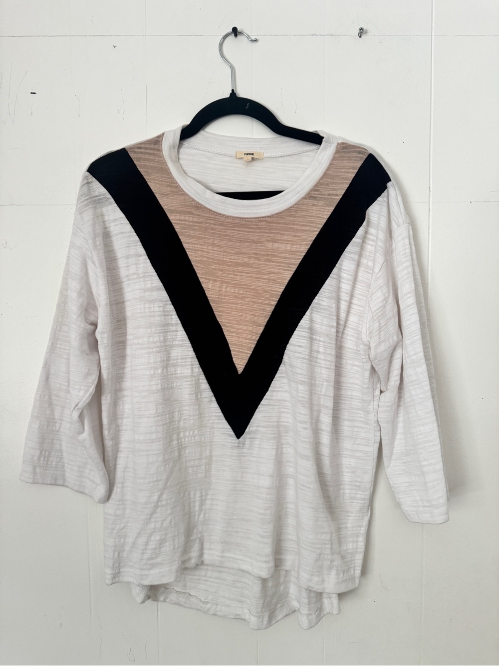 Pursue Women's White Tee with Tan and Black V Detail- NWOT